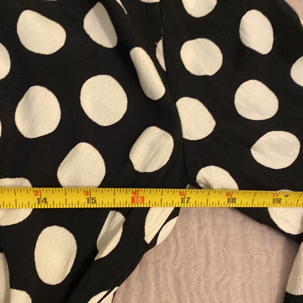 Zara Black and White Polka Dot Wrap mini dress. Size Xs. Style 7903/052/064 - Picture 9 of 10